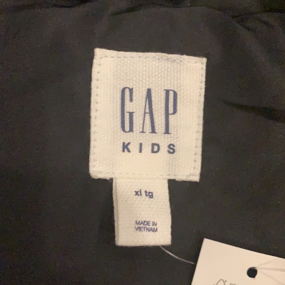 Girls Faux Fur vest with hoodie. Brand New! - Picture 3 of 5